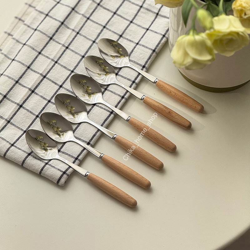 Wooden-handle-serving-spoon-and-fork قاشق مربا خوری دسته جوبی