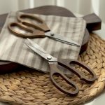 قیچی آشپزخانه دسته چوبی طرح زارا چیکا