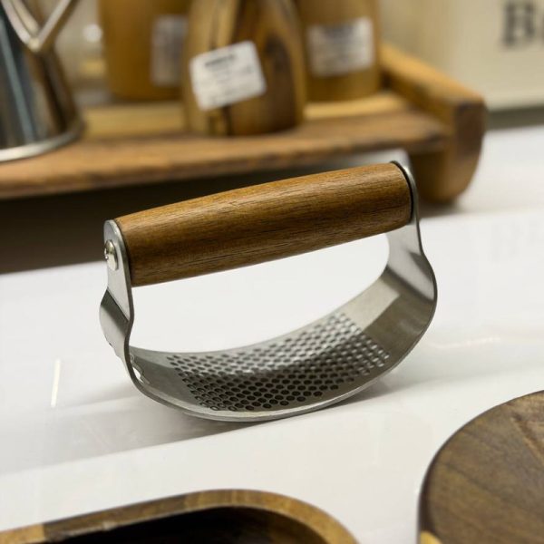 سیر له‌کن گهواره‌ای شنگیا